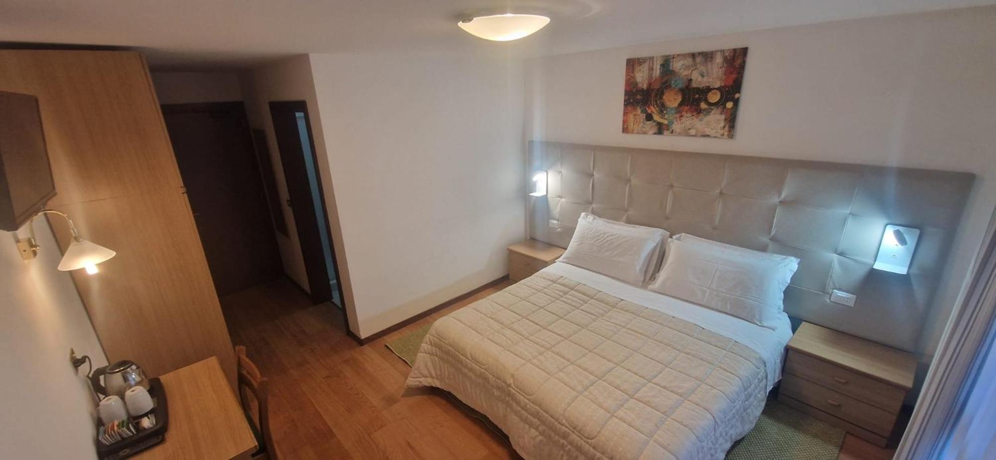 Hotel Sella Ronda Serenella กัมปีเตลโลดีฟัสซา ภายนอก รูปภาพ