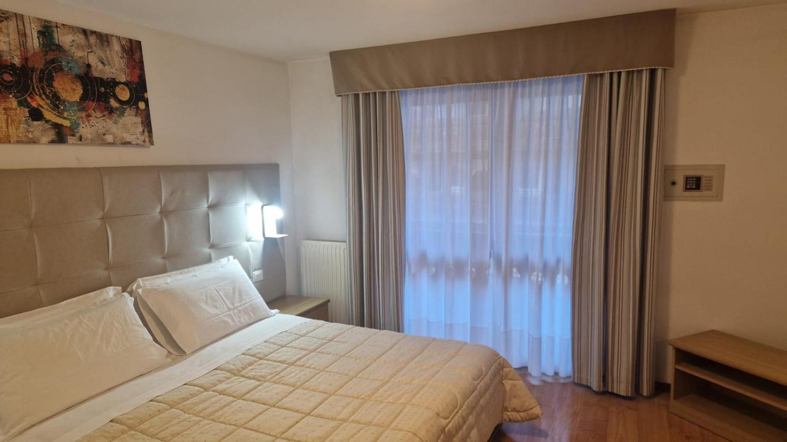 Hotel Sella Ronda Serenella กัมปีเตลโลดีฟัสซา ภายนอก รูปภาพ