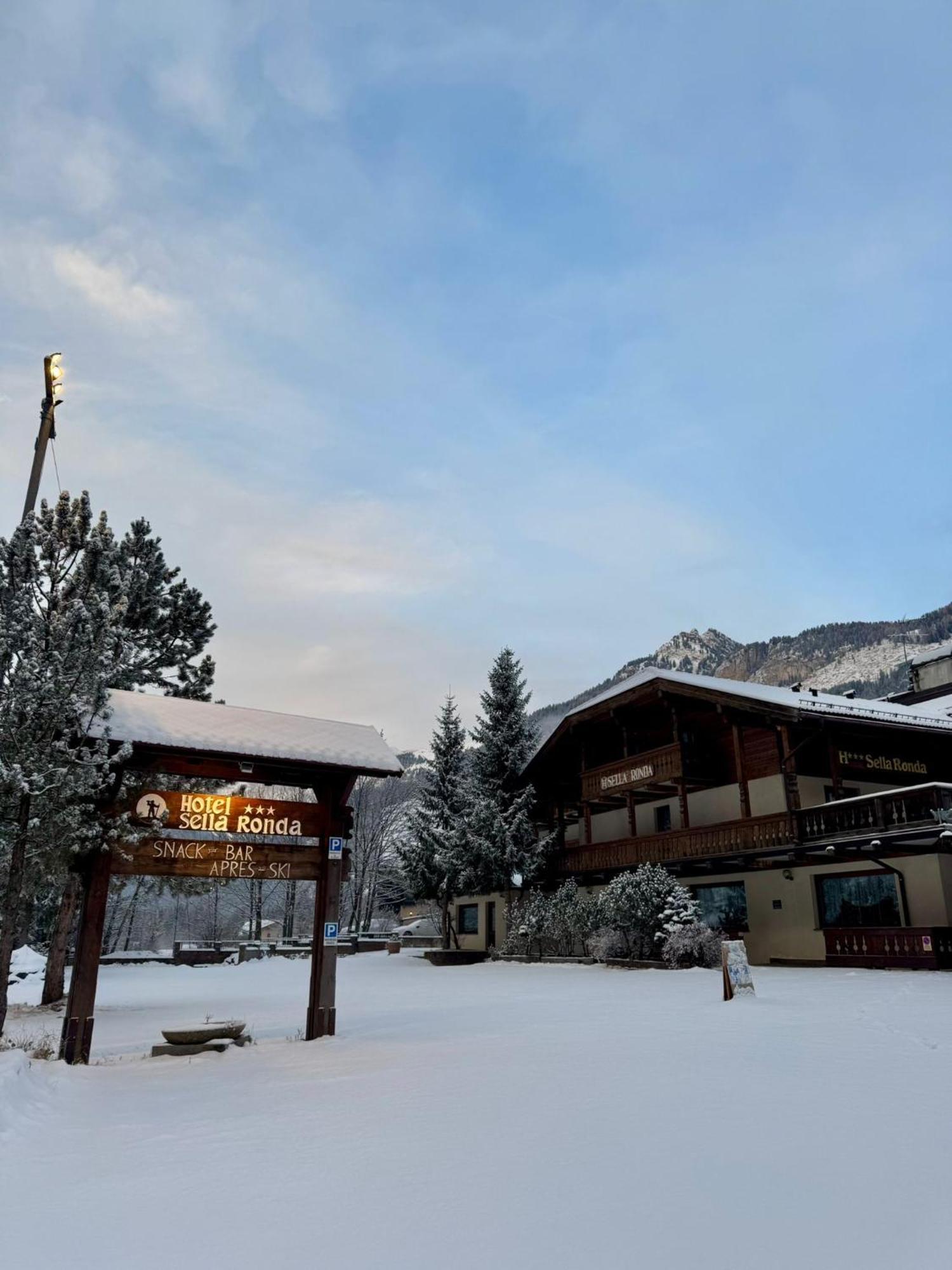 Hotel Sella Ronda Serenella กัมปีเตลโลดีฟัสซา ภายนอก รูปภาพ