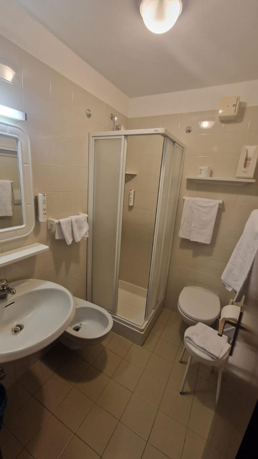 Hotel Sella Ronda Serenella กัมปีเตลโลดีฟัสซา ภายนอก รูปภาพ