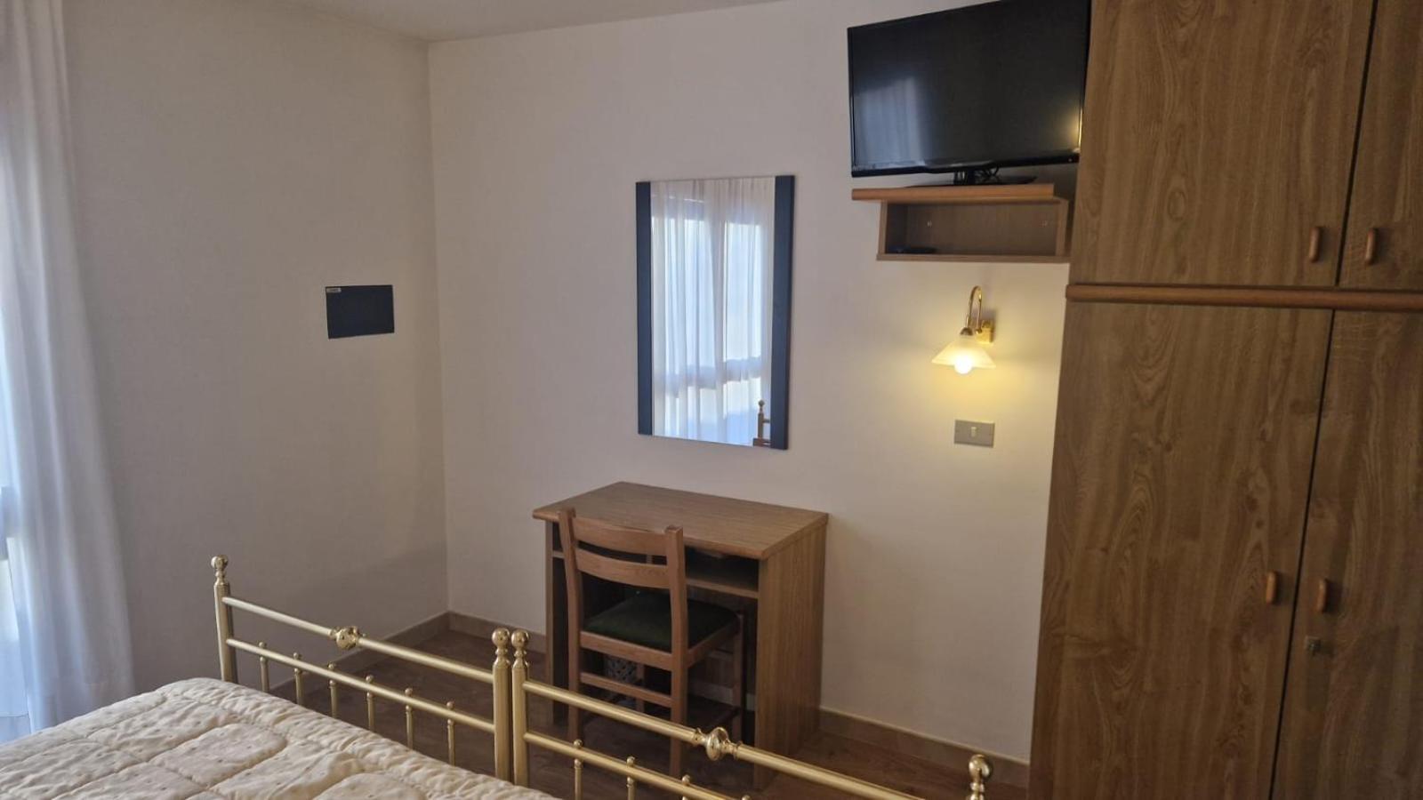 Hotel Sella Ronda Serenella กัมปีเตลโลดีฟัสซา ภายนอก รูปภาพ