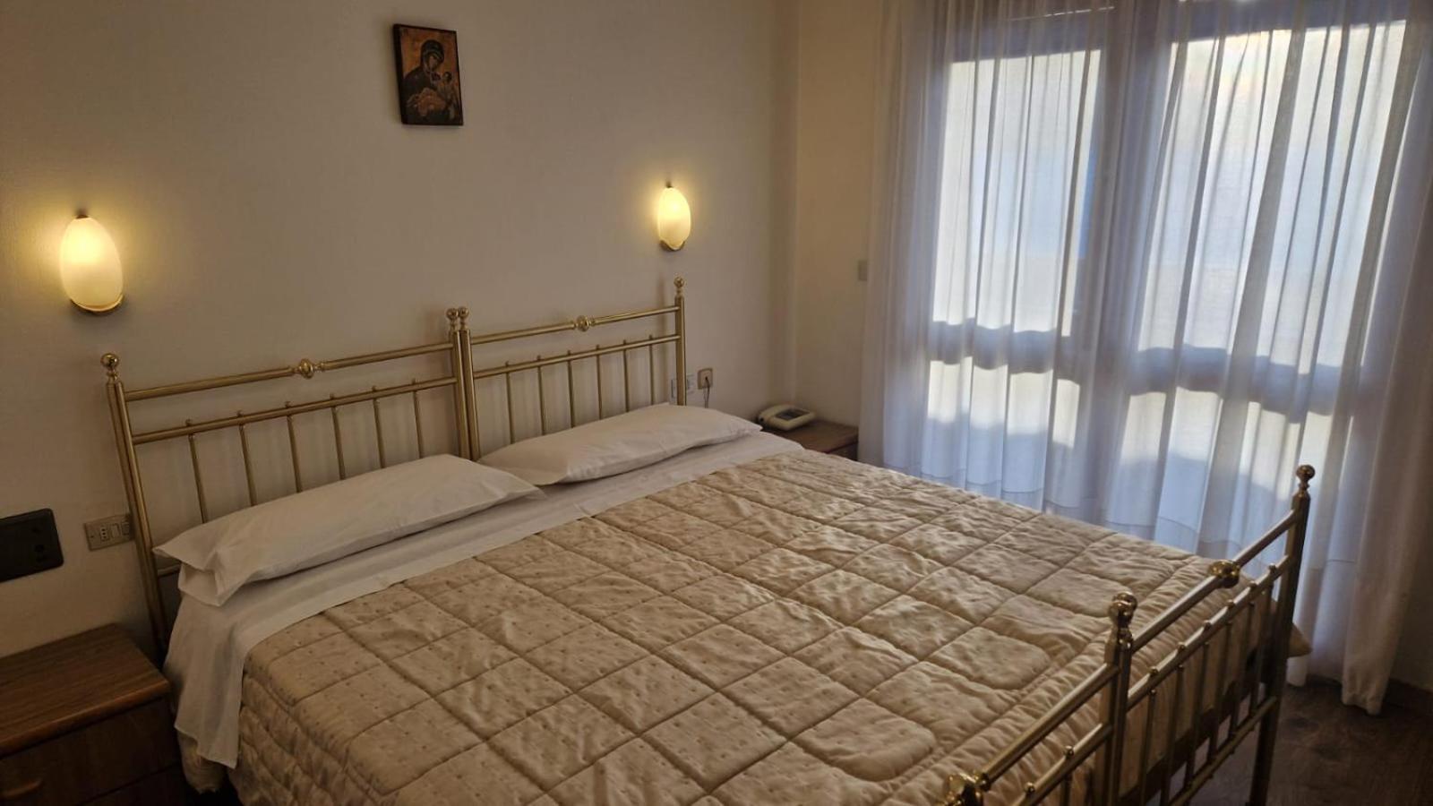 Hotel Sella Ronda Serenella กัมปีเตลโลดีฟัสซา ภายนอก รูปภาพ